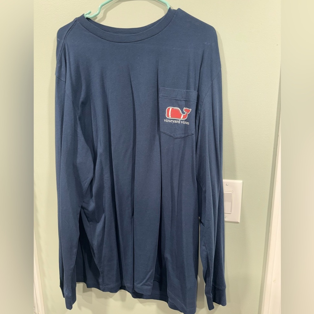 Vineyard Vines Men's Long-Sleeve Pocket Tee - Navy with Red Whale Logo